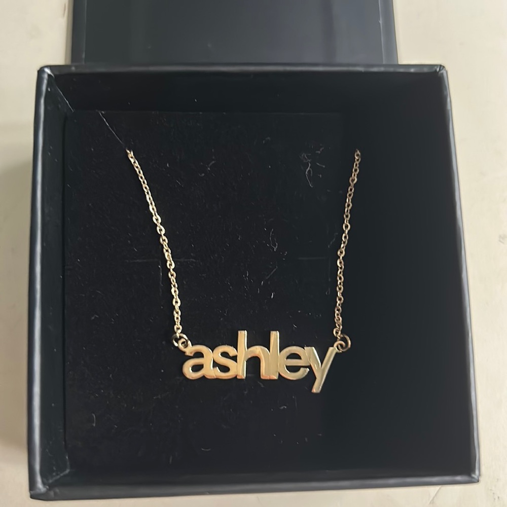 The M Jewelers custom Ashley necklace